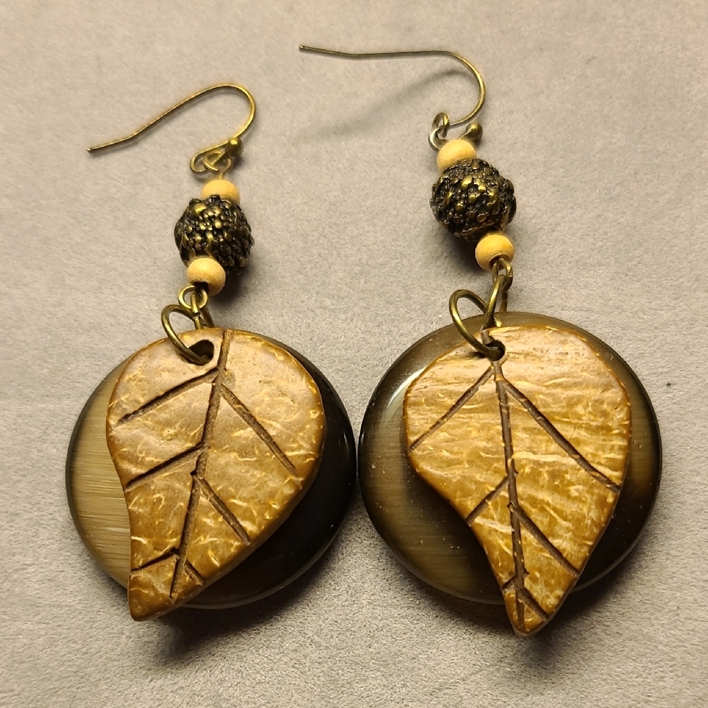 Leaf Design Brown Earrings